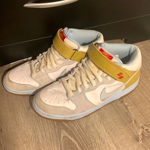 Nike SB Dunk mid strap- Carolina blue and beige